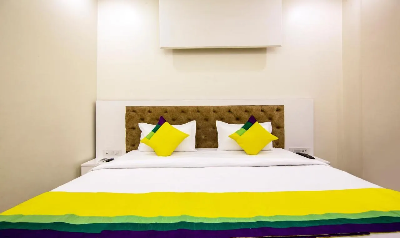 ***  Itsy Hotels Gm Residency Chandigarh India