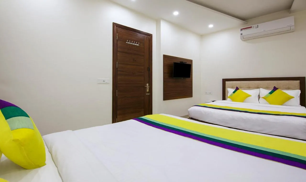 Itsy Hotels Gm Residency Chandigarh 3*,