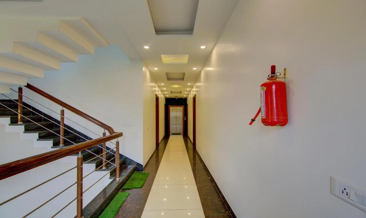 Itsy Hotels Gm Residency Chandigarh 3*,